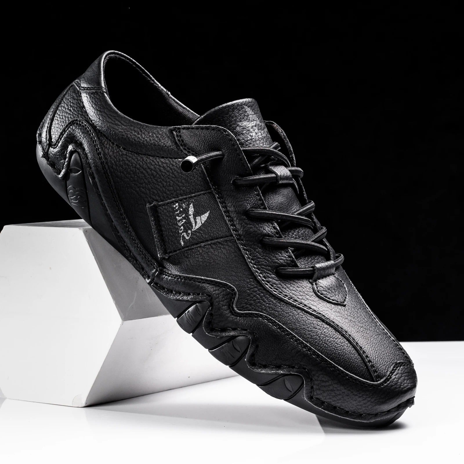 Black / US 16