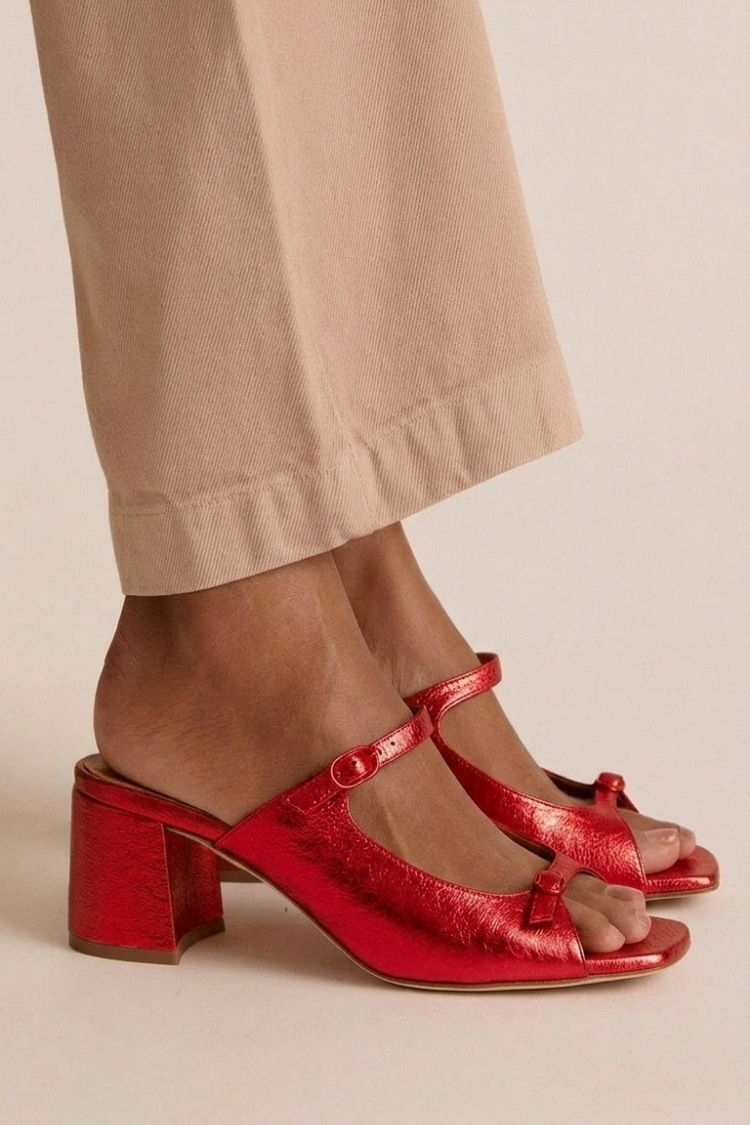 Bright Red / US 13