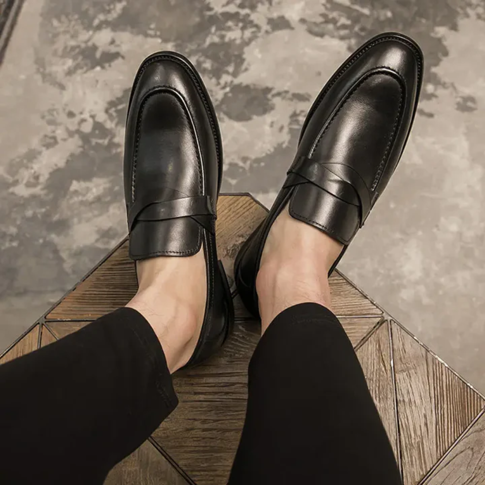 Black / US 15