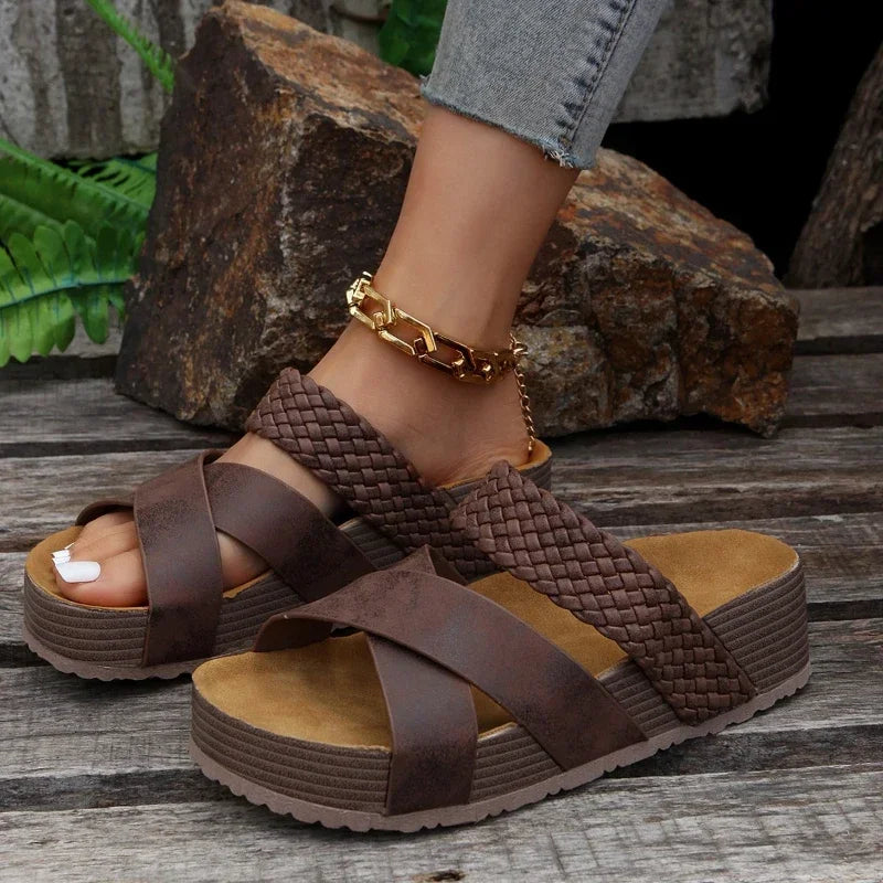 Dark Brown / US 12