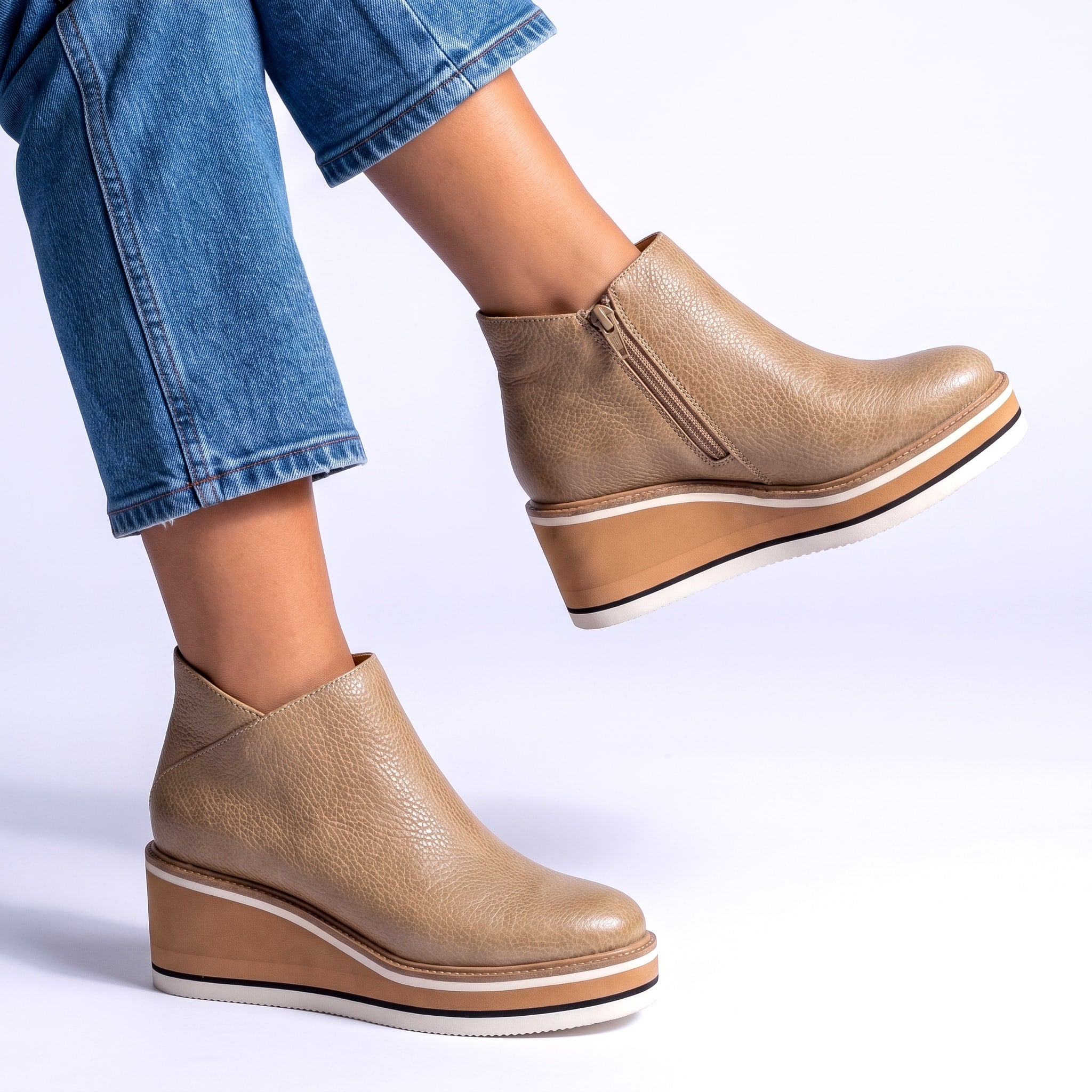 Beige / US 10