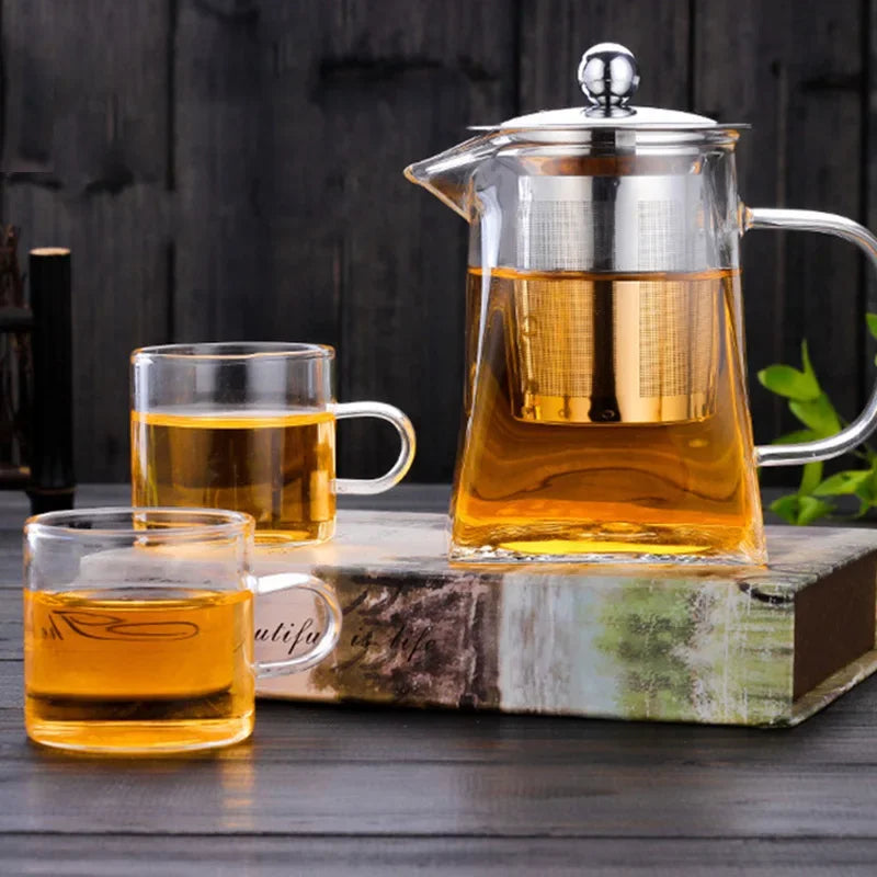 Camomilla teapot with cups