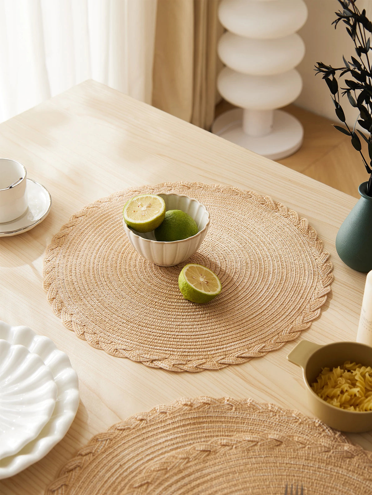 Cerchio placemat close-up