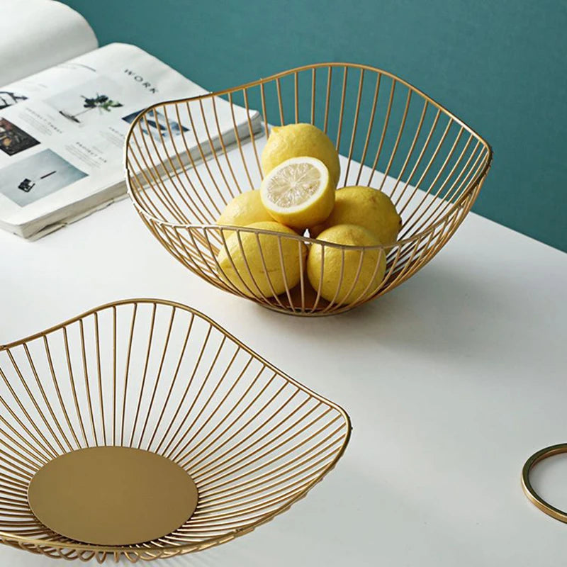 Fruttiera gold bowl with lemons