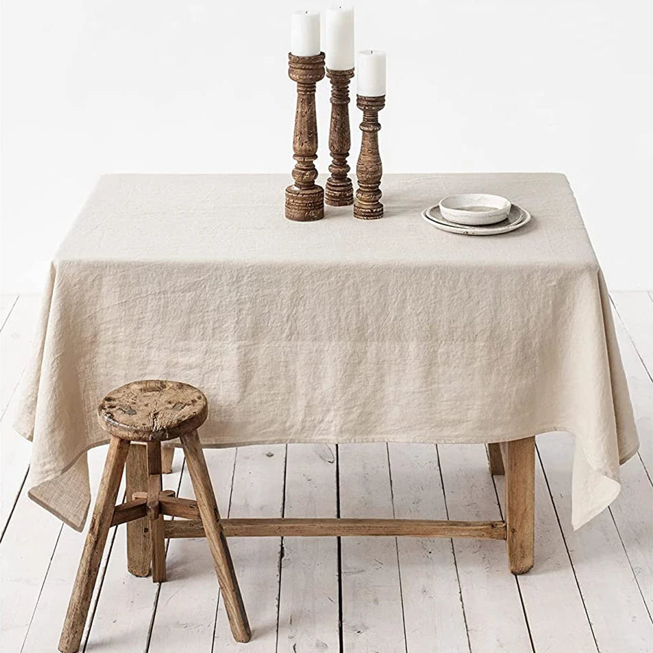 Lino pure linen tablecloth on a dining table