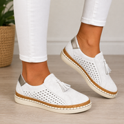 White / 12