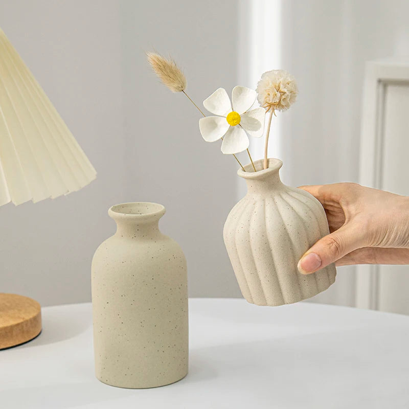 Matera vase with dried flowers