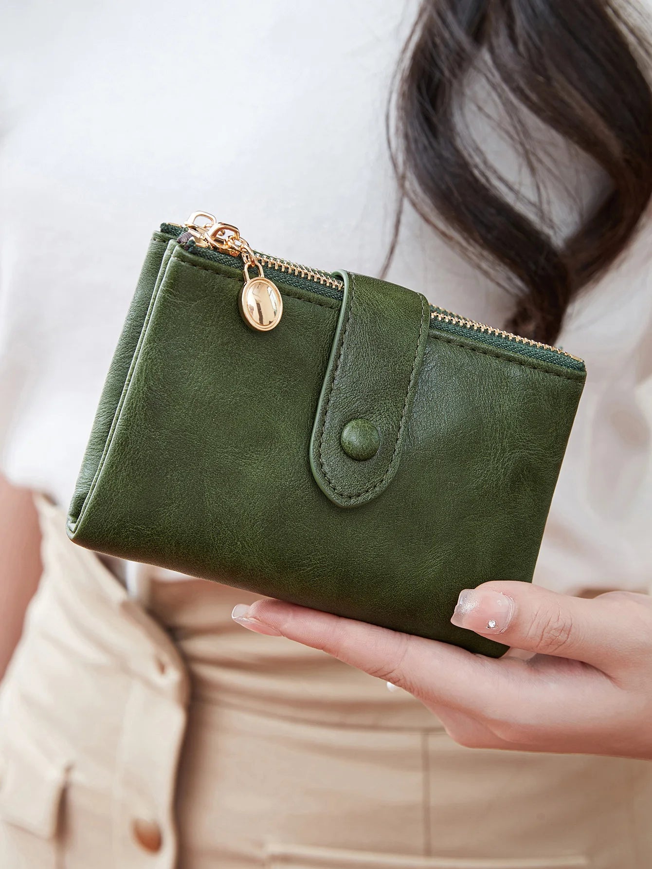 Pochette zip wallet with card slots