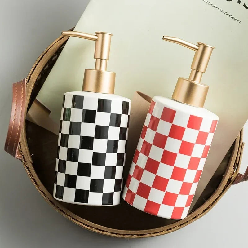 Scacchi red and black dispensers in a bowl