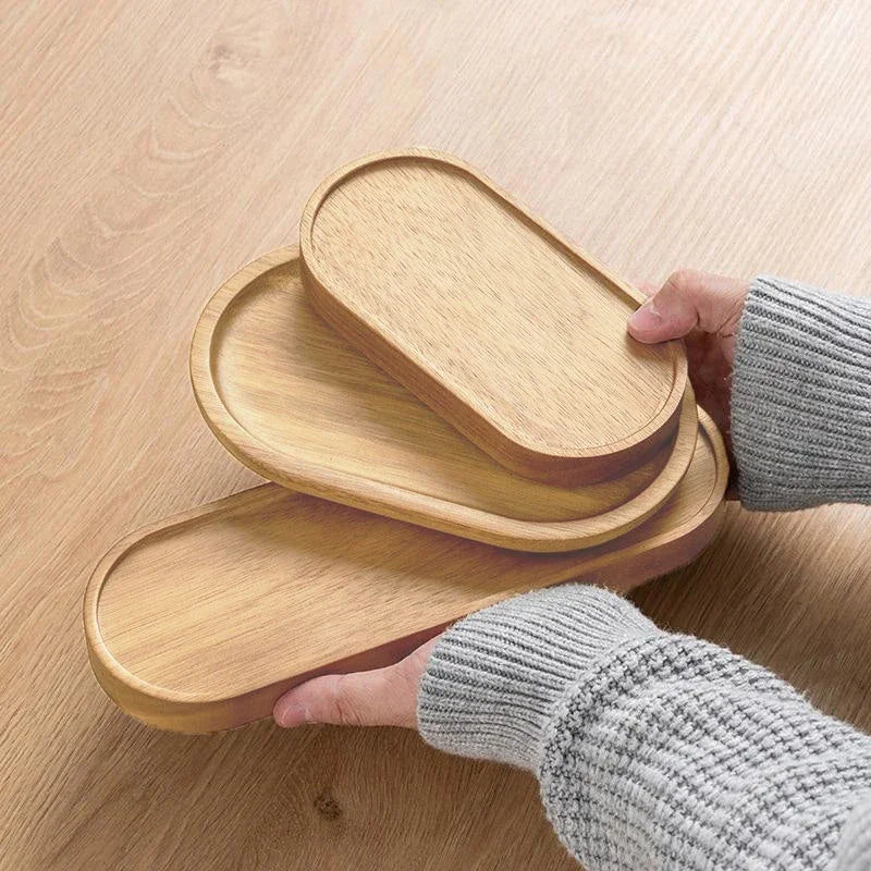 Toeletta tray in hand