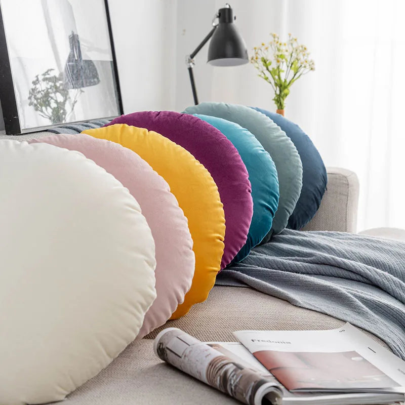 Row of Tondo round cushions