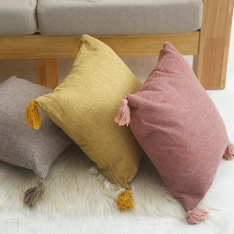 Trento tassel cushion close-up