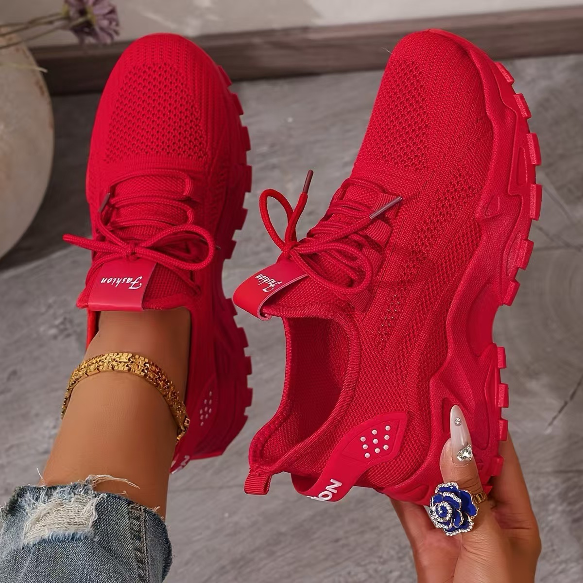 Red / US 11