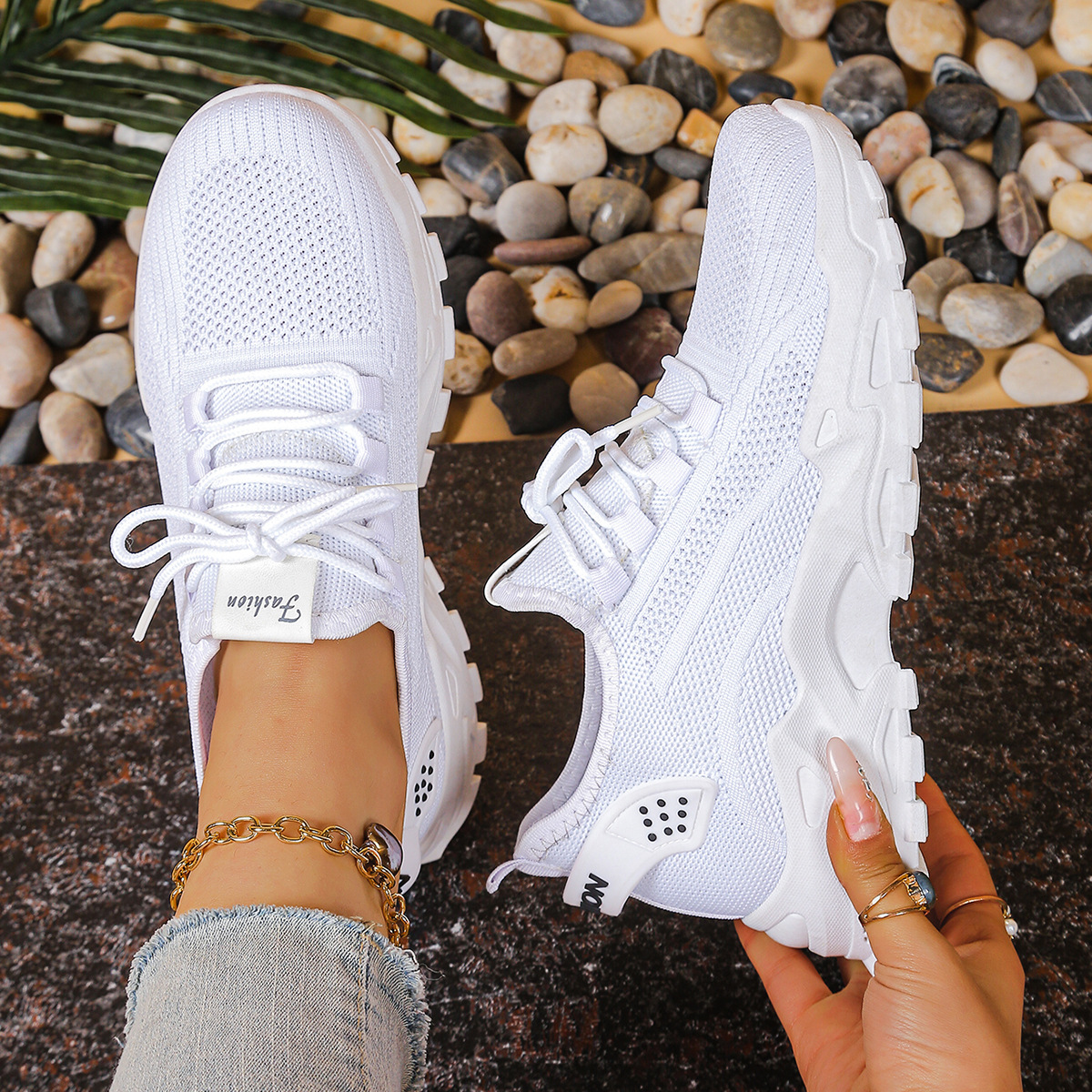 White 2 / US 11